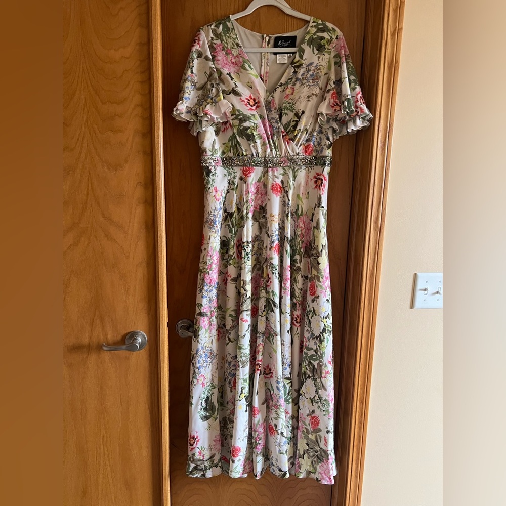 FORMAL FLORAL MAXI DRESS - Picture 3 of 9